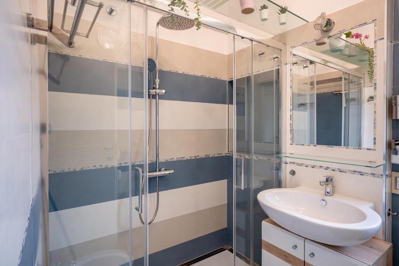 Kalbia Or Renovated, Functional, Intimate And *