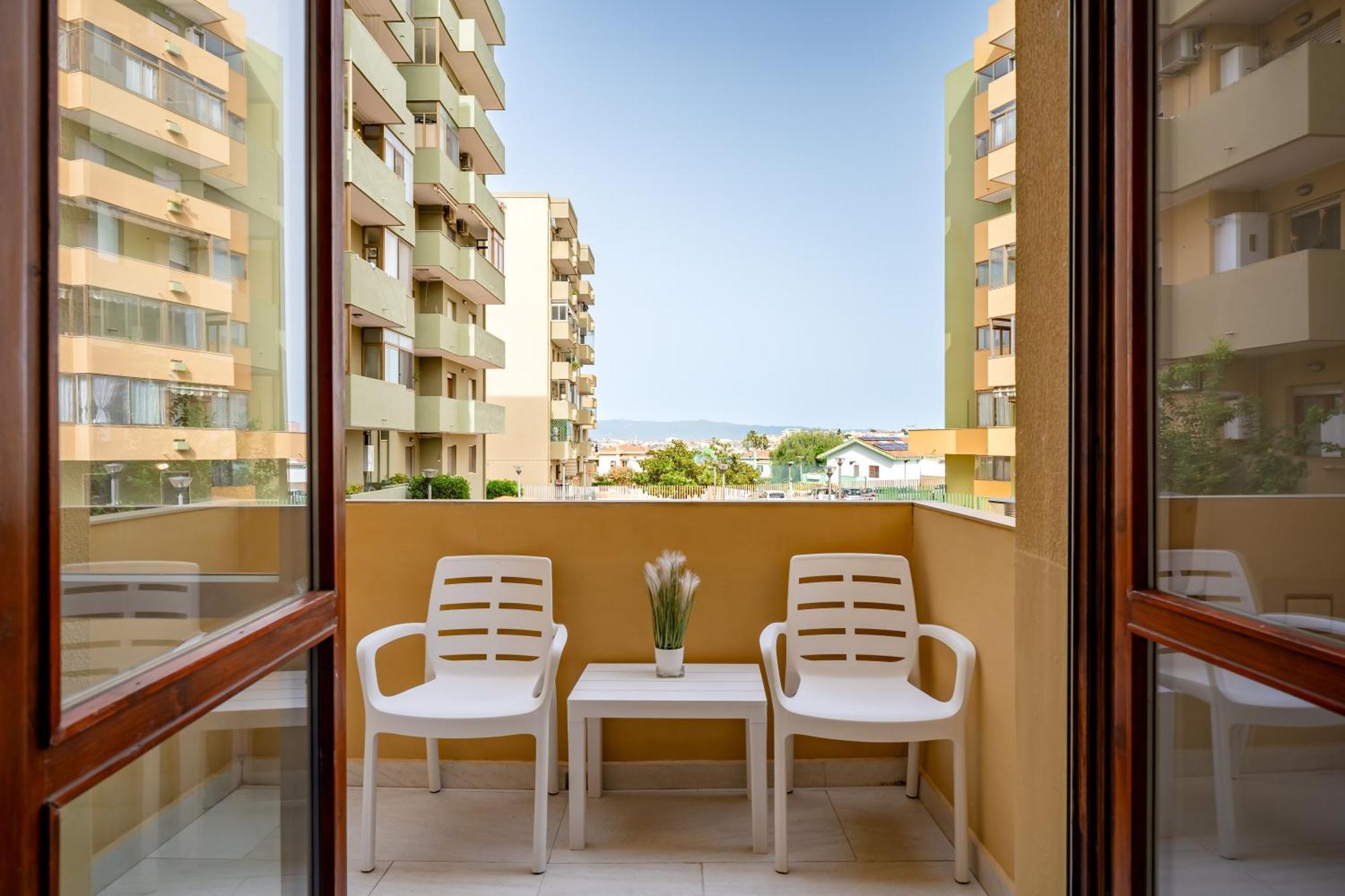 Apartamento Kalbia Or Renovated, Functional, Intimate And Cagliari